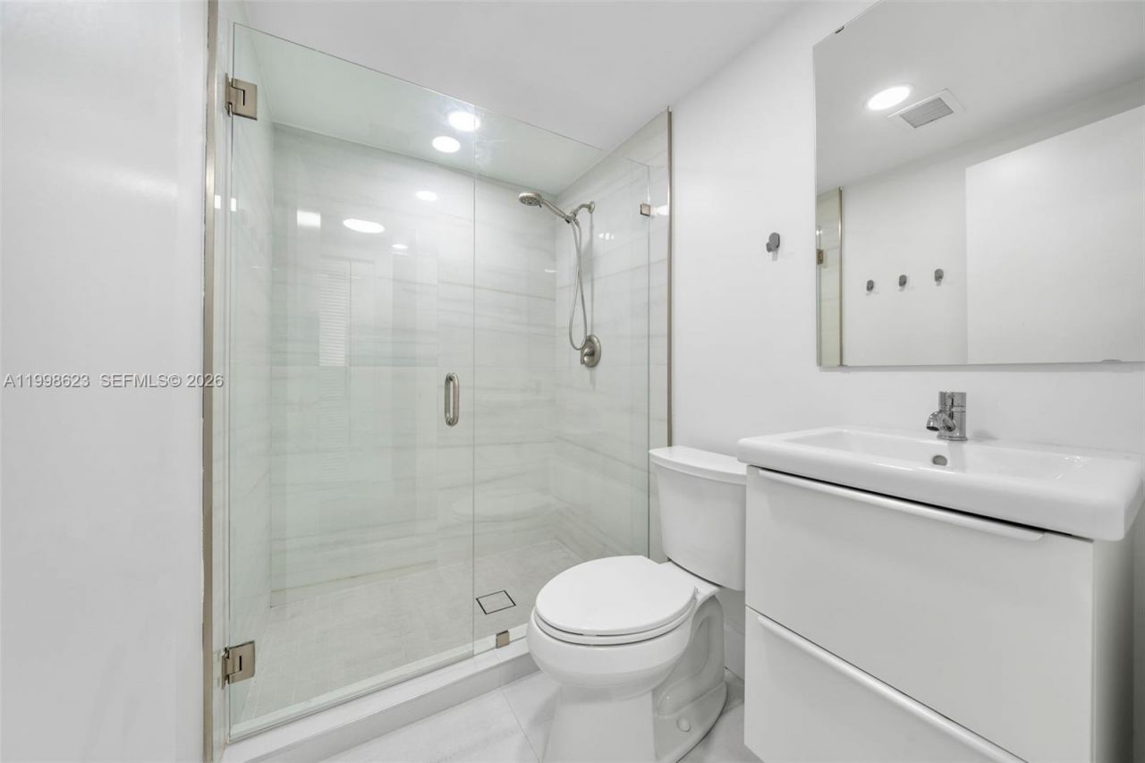 600 Layne Blvd, Unit 126, Hallandale Beach, FL 33009 Photo