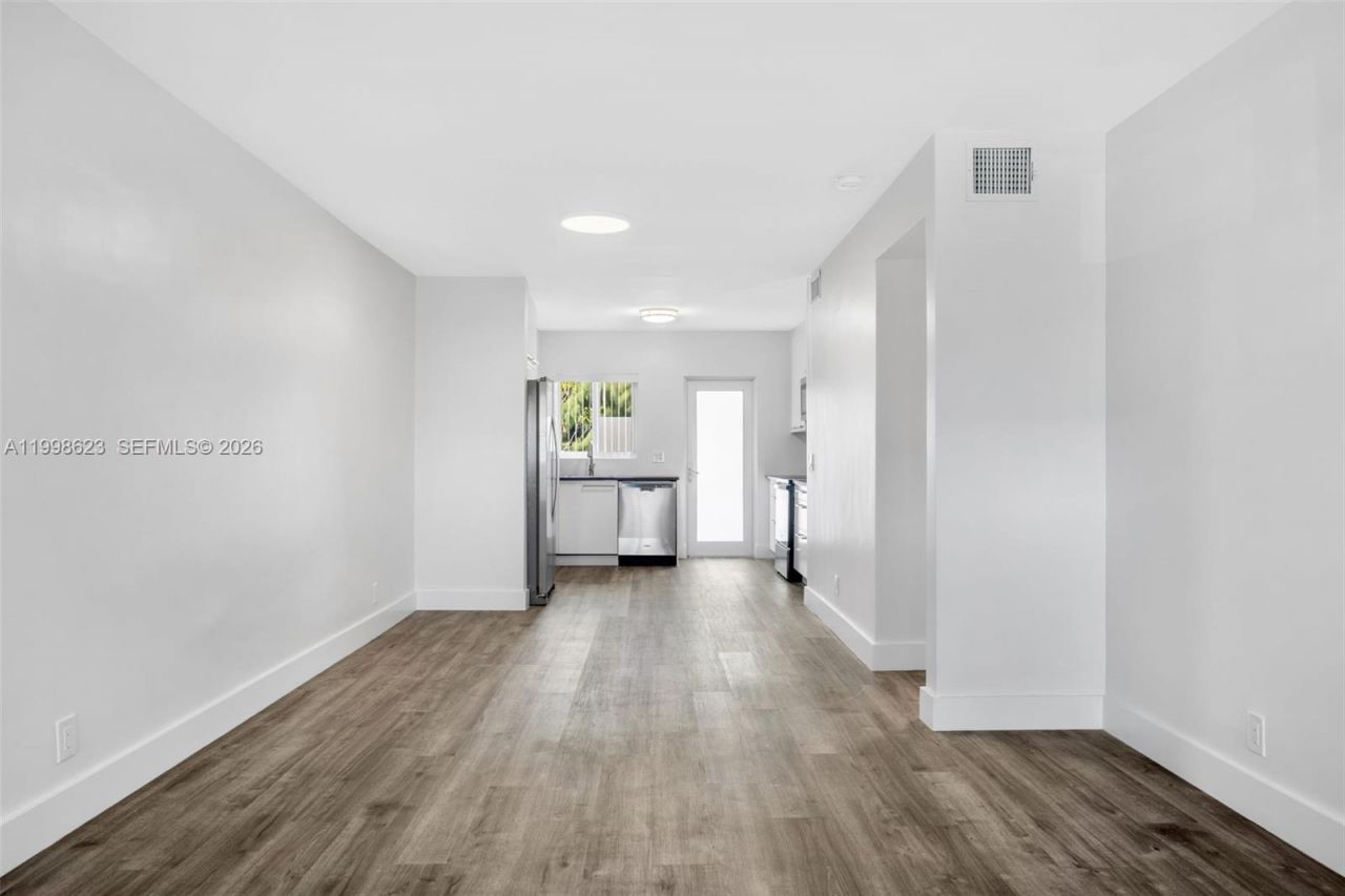 600 Layne Blvd, Unit 126, Hallandale Beach, FL 33009 Photo