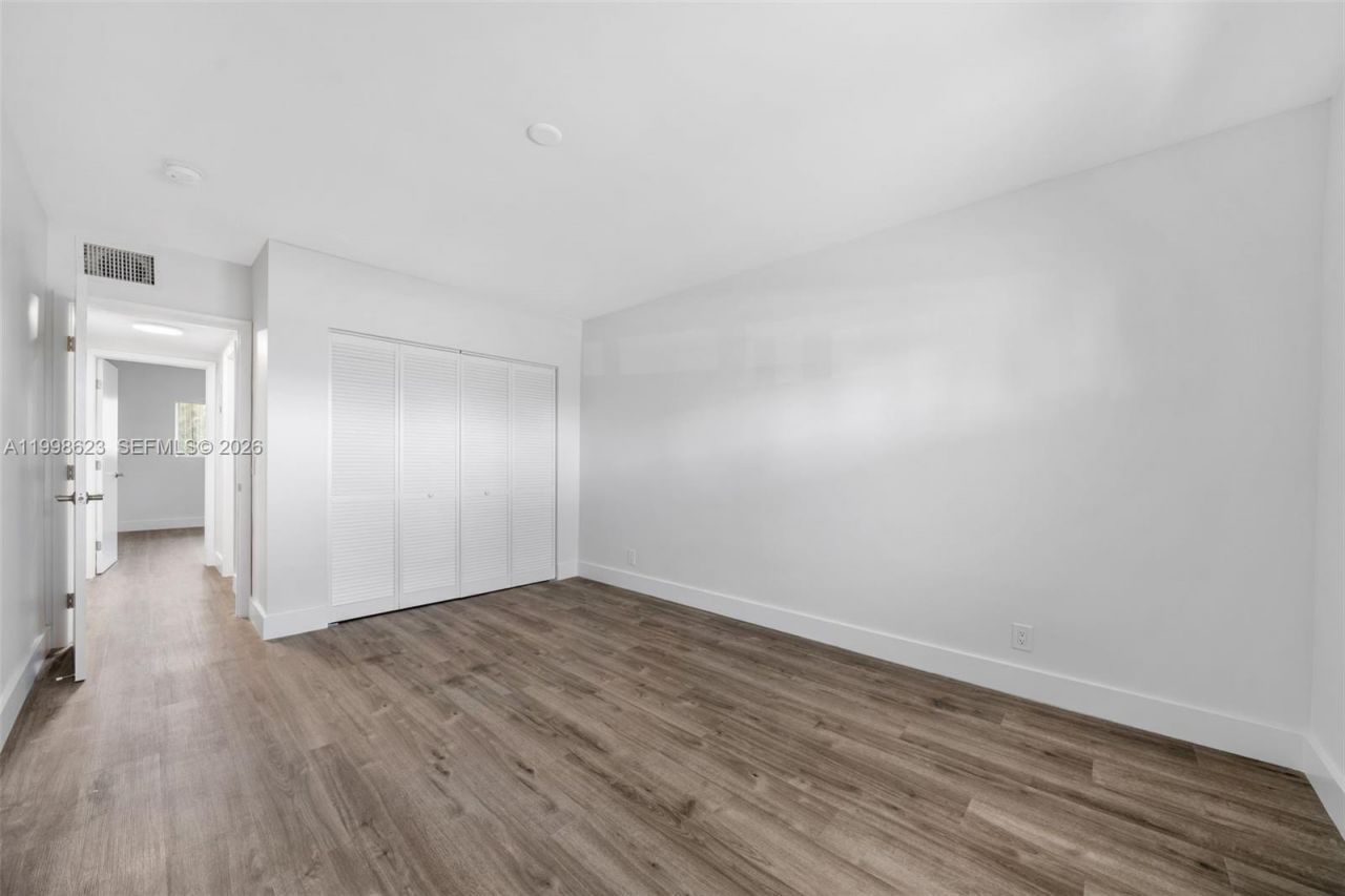 600 Layne Blvd, Unit 126, Hallandale Beach, FL 33009 Photo