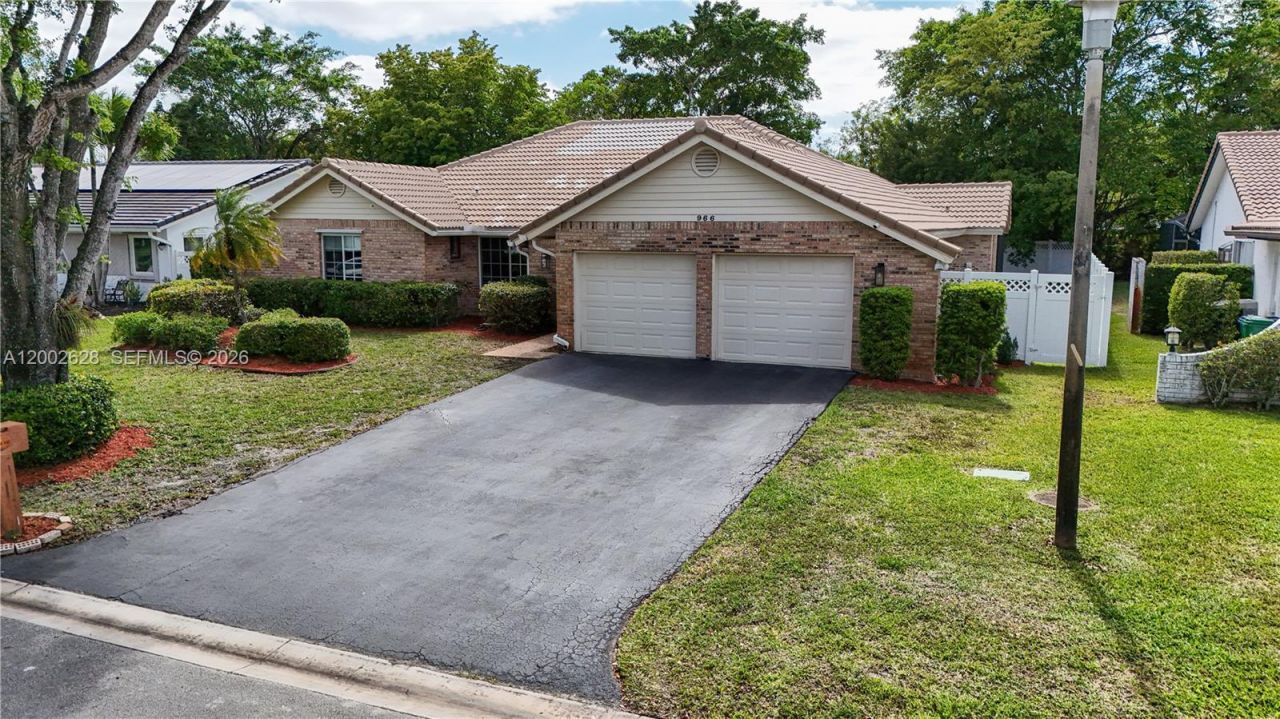 966 NW 114th Ave, Coral Springs, FL 33071 Main Photo