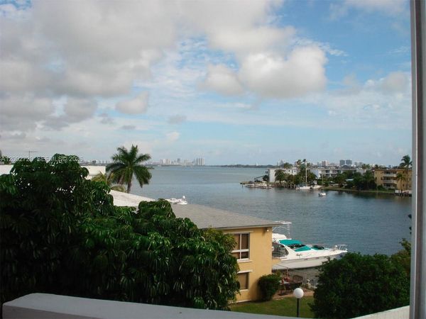 7933 West Dr , Unit 817, North Bay Village, FL 33141