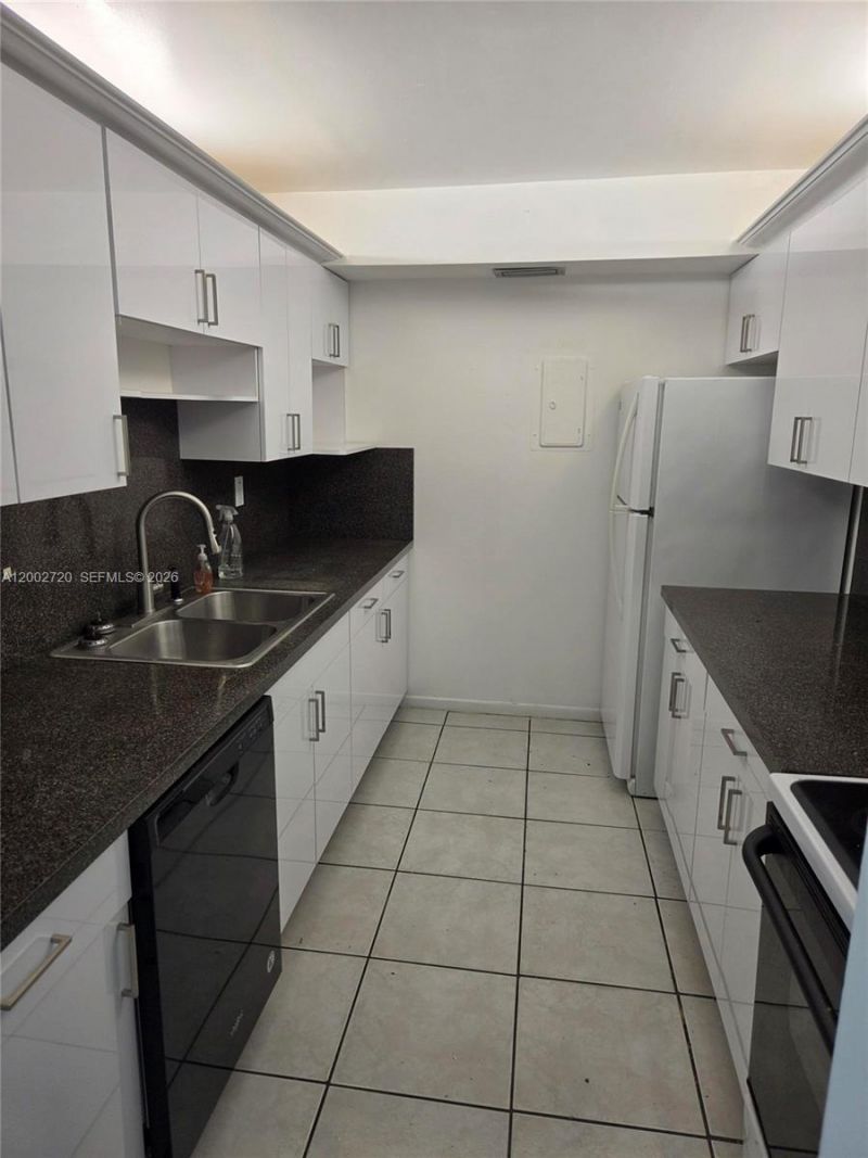 7933 West Dr, Unit 404, North Bay Village, FL 33141 Photo