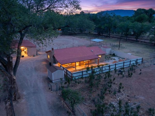 2135 Sunshine Road SW, Albuquerque, NM 87105