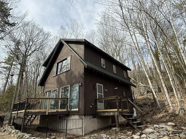 702 Little Sunapee Road, New London, NH 03257