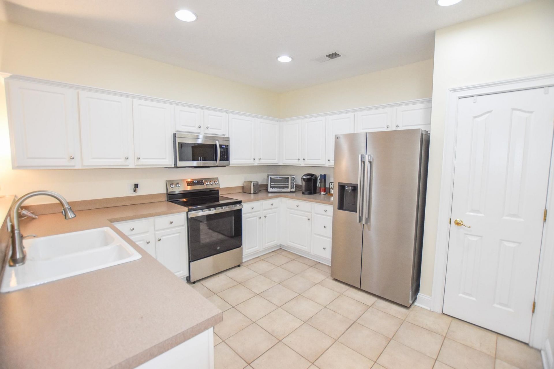 2450 Marsh Glen Dr. Photo 12