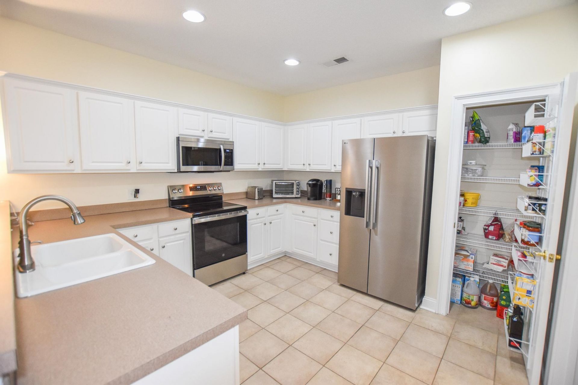 2450 Marsh Glen Dr. Photo 14