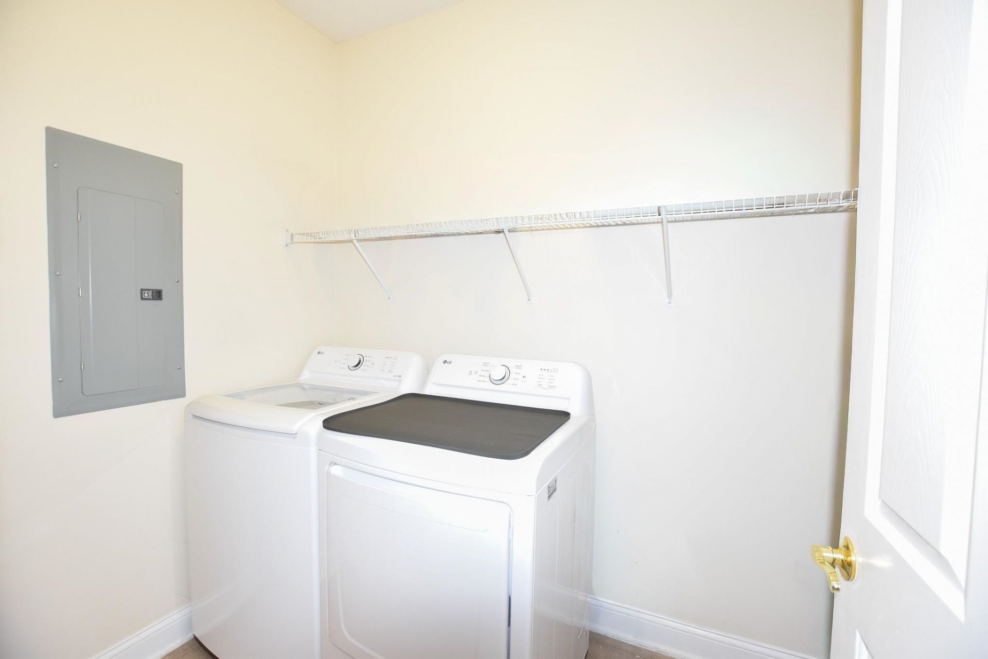 2450 Marsh Glen Dr. Photo 30
