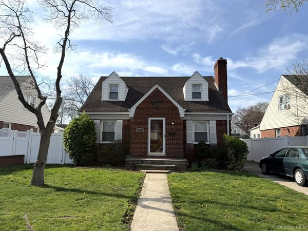 586 Stratford Road, North Baldwin, NY 11510