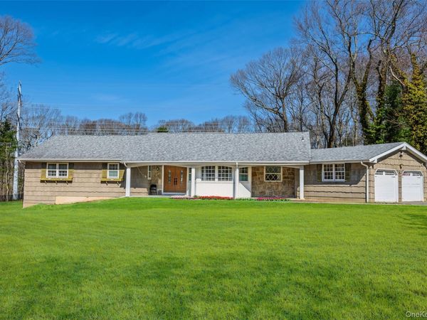 9 Weaver Lane, Dix Hills, NY 11746