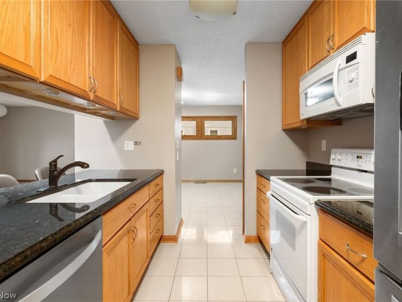 540 Crossbrook Drive, Berea, OH 44017 Photo 11