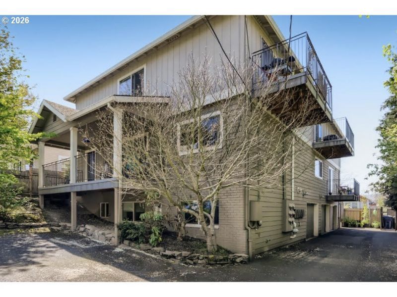 3709 SE 33rd Ave, Portland, OR 97202 Main Photo