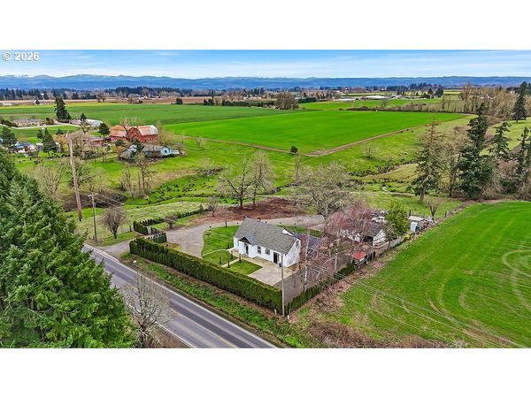 5900 HIGHWAY 211, Hubbard, OR 97032