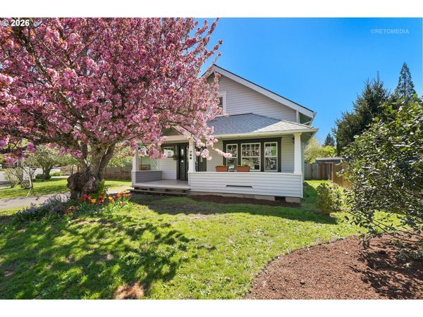 755 NW WALLACE RD, McMinnville, OR 97128