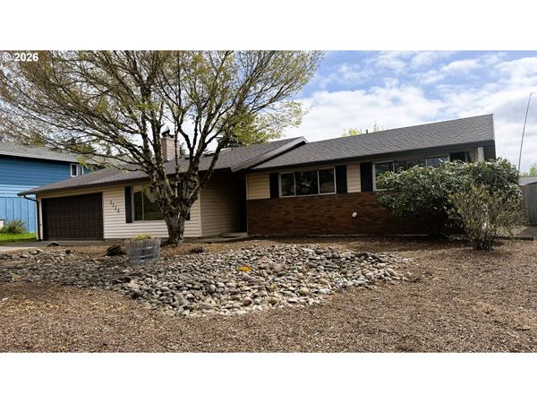 5520 SE COLONY CIR, Gladstone, OR 97027