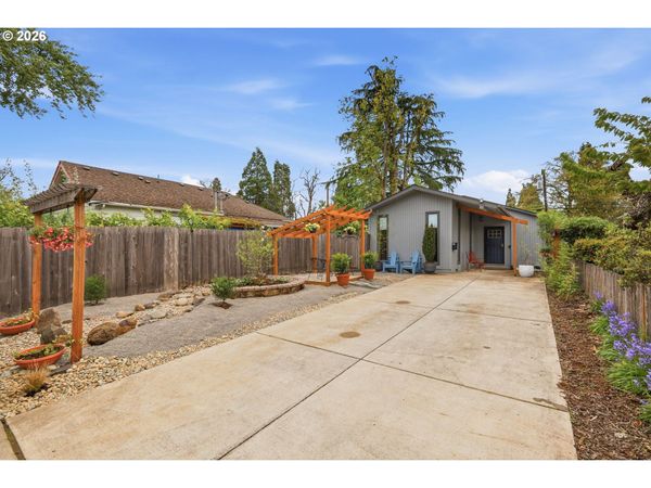 655 G ST, Springfield, OR 97477