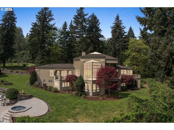 24400 SW VALLEY VIEW RD, West Linn, OR 97068