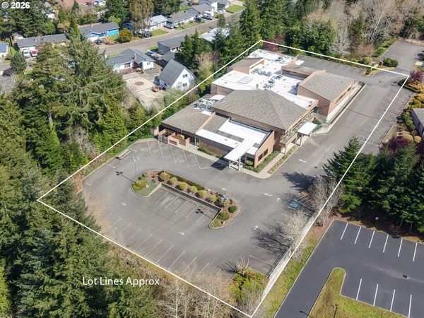 2699 N 17TH ST, Coos Bay, OR 97420