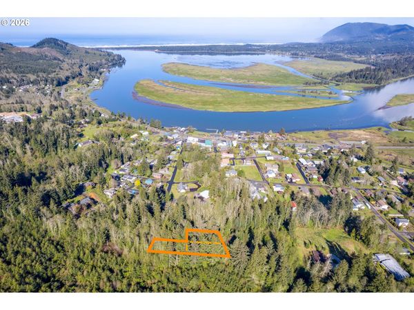 Rector ST, Unit 3,4,10, Wheeler, OR 97147