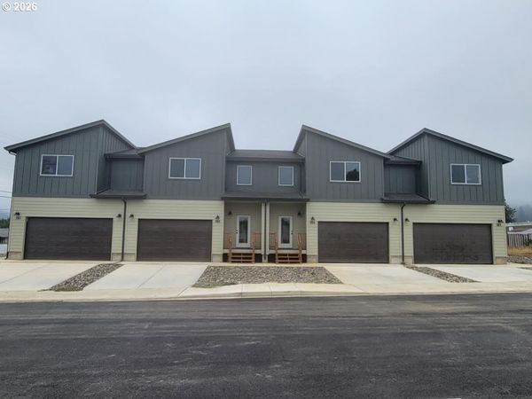 152 ALLISON AVE, Sutherlin, OR 97479