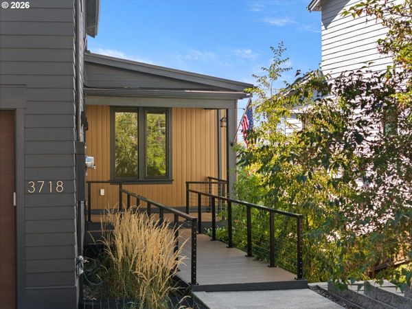 3718 SW HILLSIDE DR, Portland, OR 97221