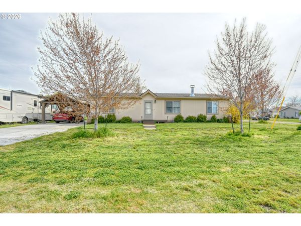 303 E College ST, Athena, OR 97813