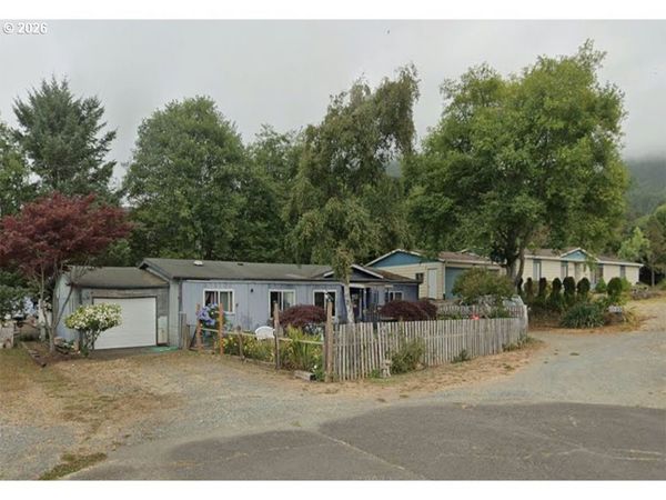 1040 CHARLOTTE CT, Rockaway Beach, OR 97136