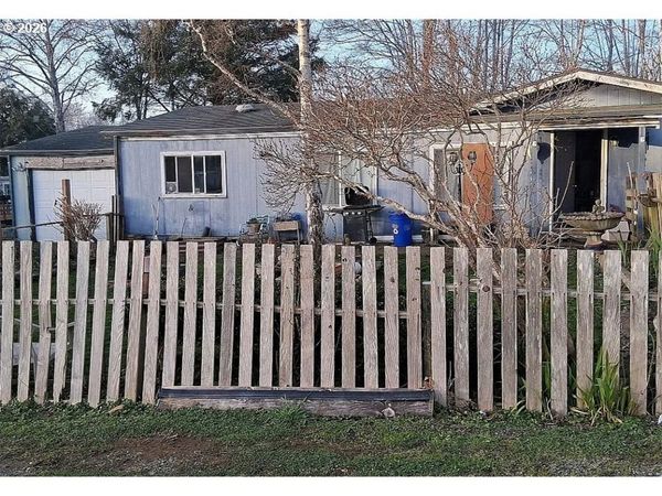 1040 CHARLOTTE CT, Rockaway Beach, OR 97136