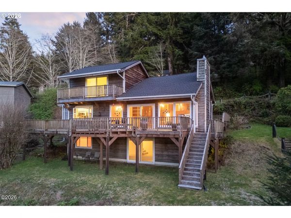 5300 S Fairway RD, Neskowin, OR 97149