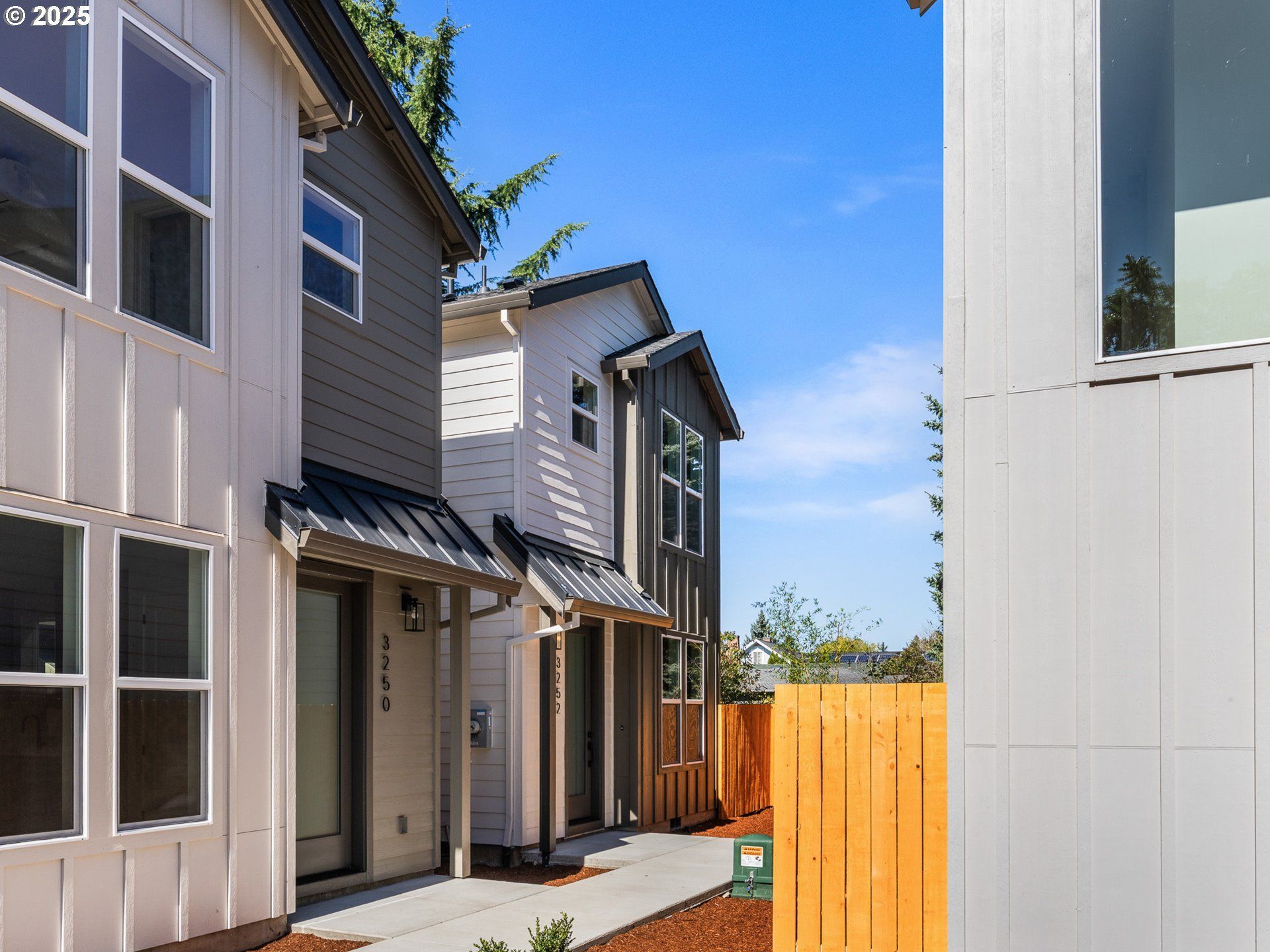 3252 SE 115th Ave, Portland, OR 97266 Main Photo