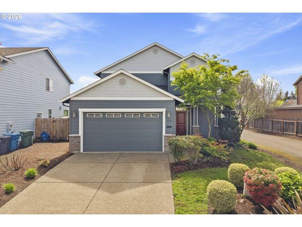 2538 BAINES BLVD, Hubbard, OR 97032