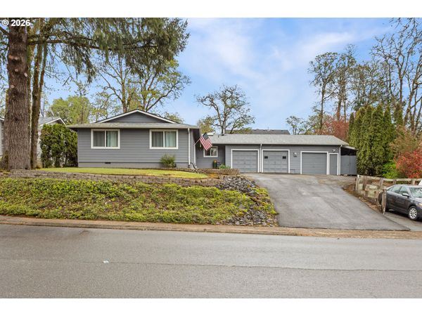 542 NW DOUGLAS ST, Dallas, OR 97338