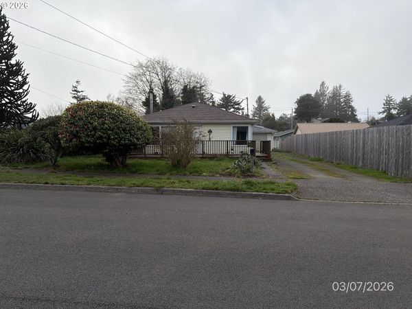 456 N CAMMANN ST, Coos Bay, OR 97420