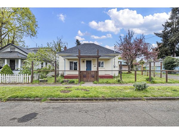 333 E MADISON AVE, Cottage Grove, OR 97424