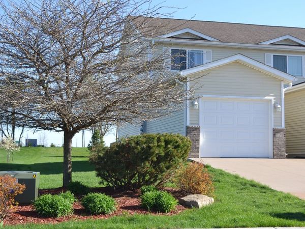 722 Prairie Meadow Drive, Blue Grass, IA 52726