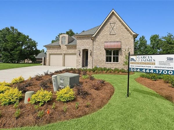 531 OAK GLEN Drive, Gretna, LA 70056