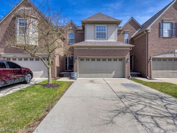 41351 N Maplewood Drive, CANTON, MI 48187