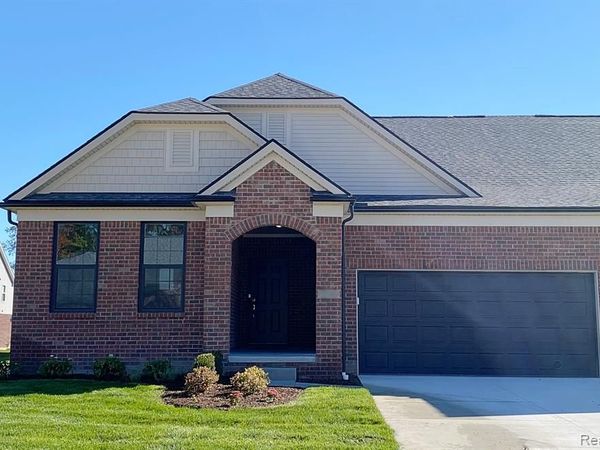 55825 Oak Pointe Drive, Shelby Twp, MI 48315