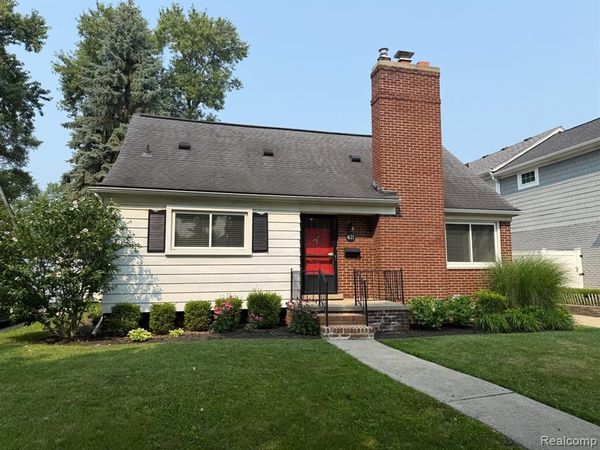 671 Coolidge Road , Birmingham, MI 48009