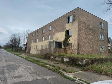 1880 E Grand Boulevard , Detroit, MI 48211