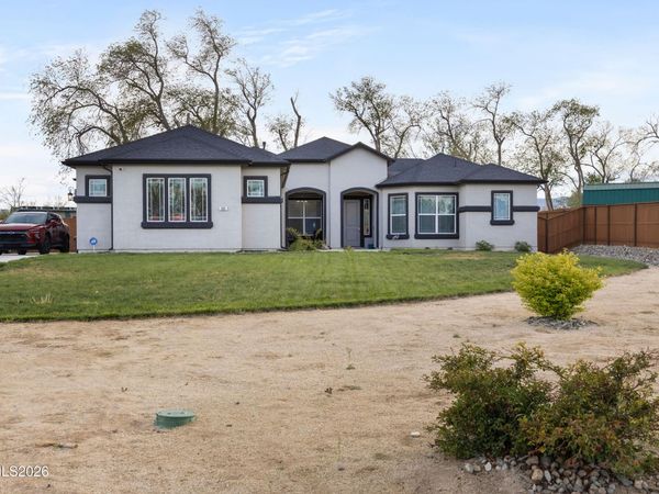 690 Rose Lane, Fernley, NV 89408