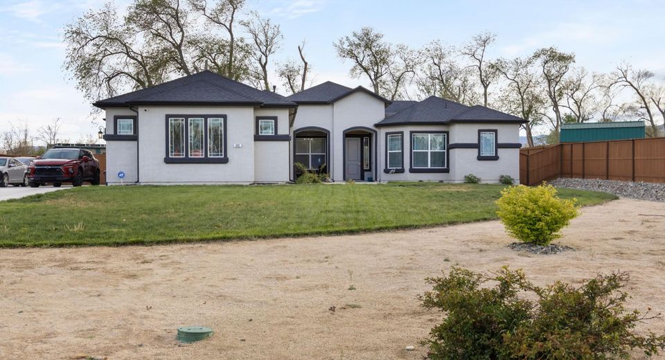 690 Rose Lane, Fernley, NV 89408 Photo