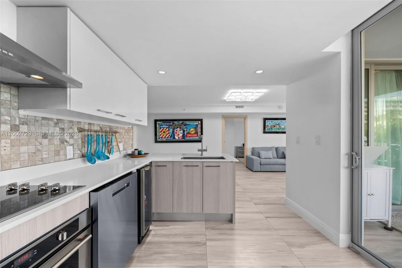 1133 102nd St, Unit 407, Bay Harbor Islands, FL 33154 Photo