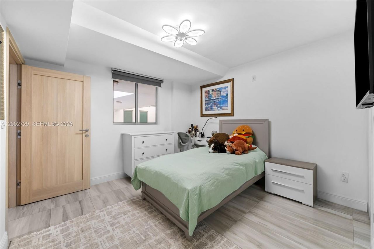 1133 102nd St, Unit 407, Bay Harbor Islands, FL 33154 Photo