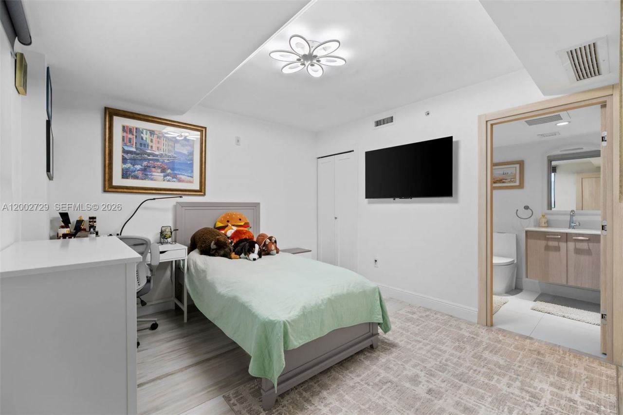 1133 102nd St, Unit 407, Bay Harbor Islands, FL 33154 Photo