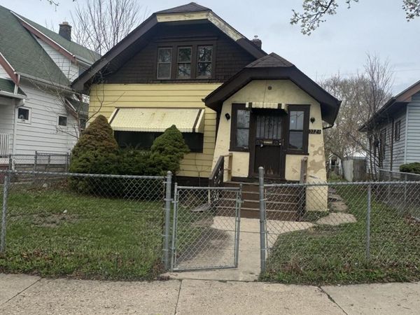 3726 N 19th Pl, Milwaukee, WI 53206