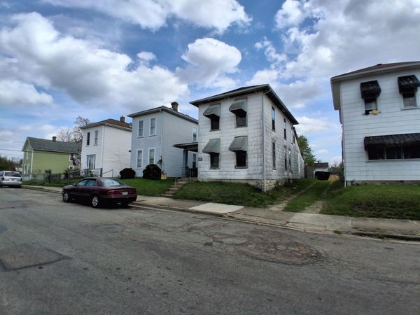 1126 Oak Street, Springfield, OH 45505