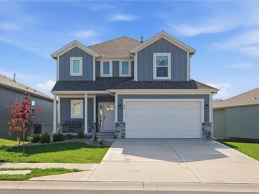 523 NW 110th Street, Kansas City, MO 64155