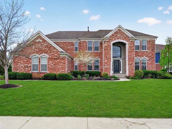 9375 Cobblestone Court, Zionsville, IN 46077