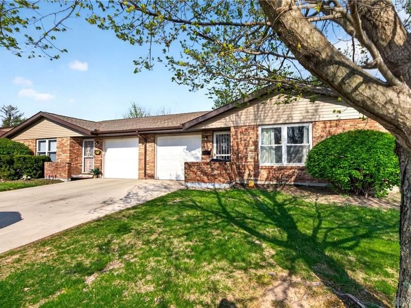 5620 Elgin Roof Road, Dayton, OH 45426 Photo 2