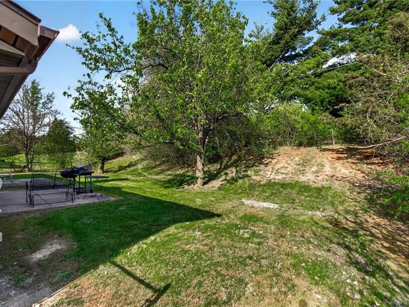 5620 Elgin Roof Road, Dayton, OH 45426 Photo 3